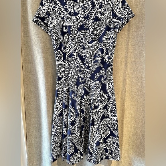 Michael Kors Blue Paisley Short Sleeve Dress with Pleated Skirt Size 4 - Picture 1 of 9